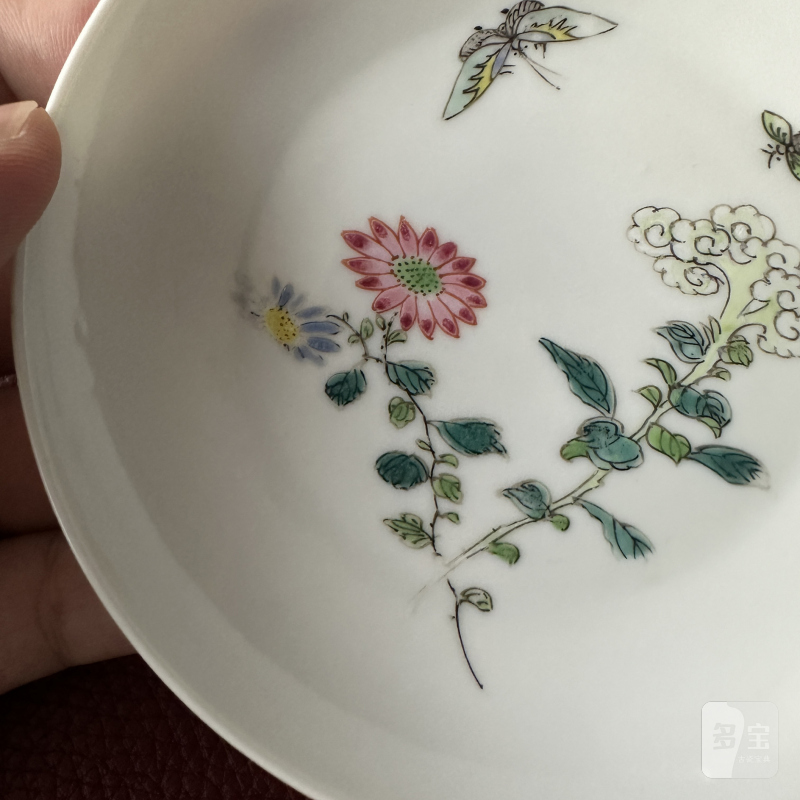 清雍正 粉彩花蝶纹小盘 - 图13